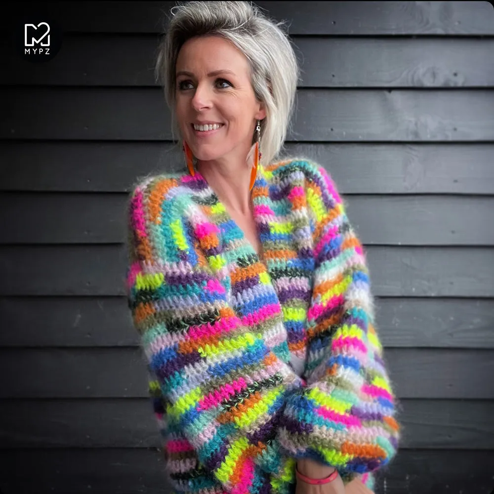 Crochet kit - Chunky Mohair cardigan Groovy Rainbow (ENG-NL)