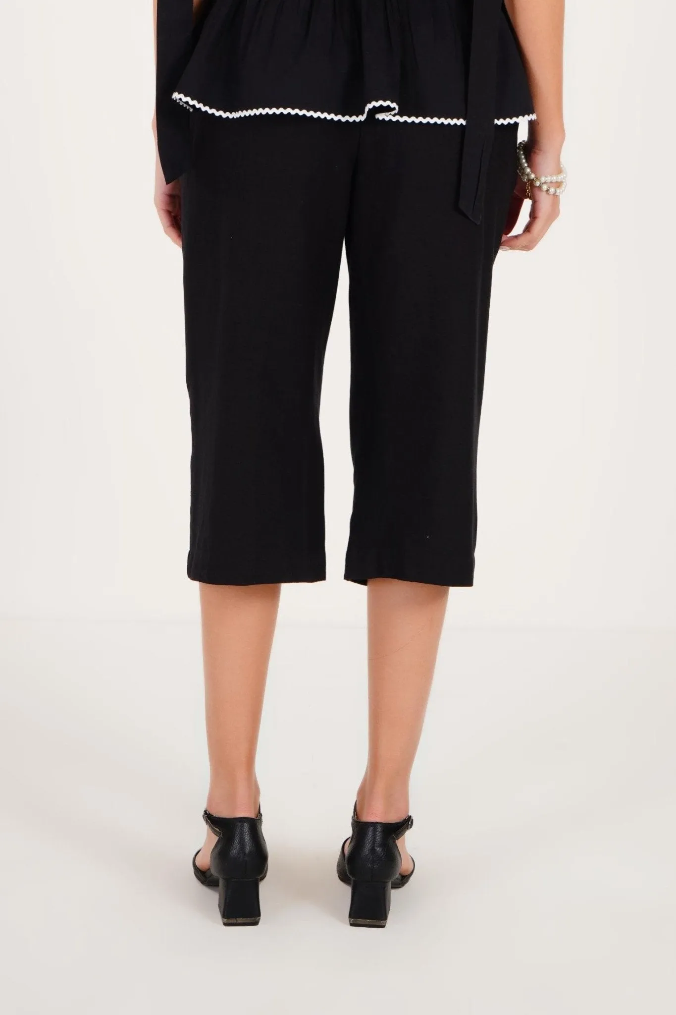 Cropped Pants