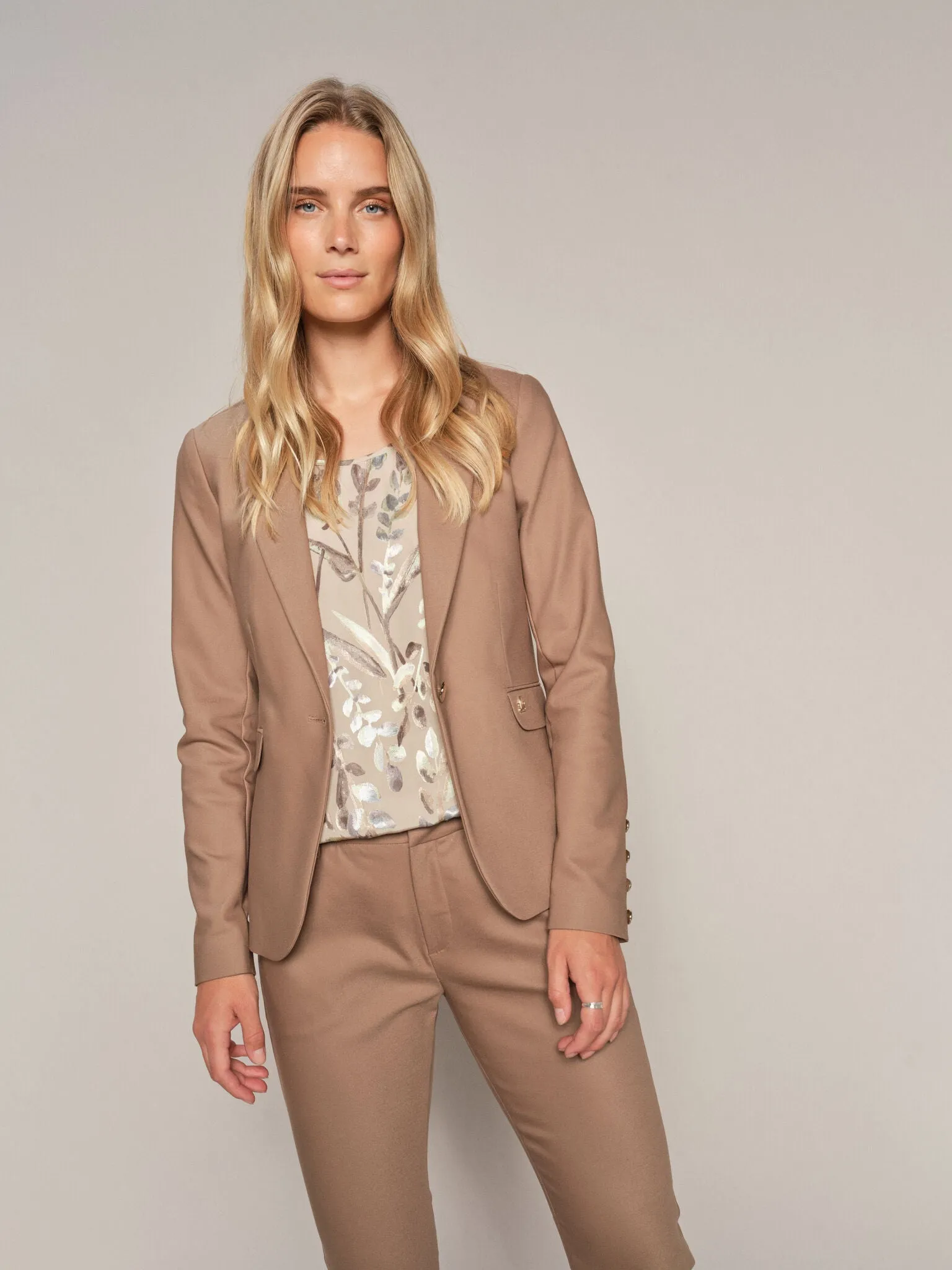 MMAstrid Brooks Top