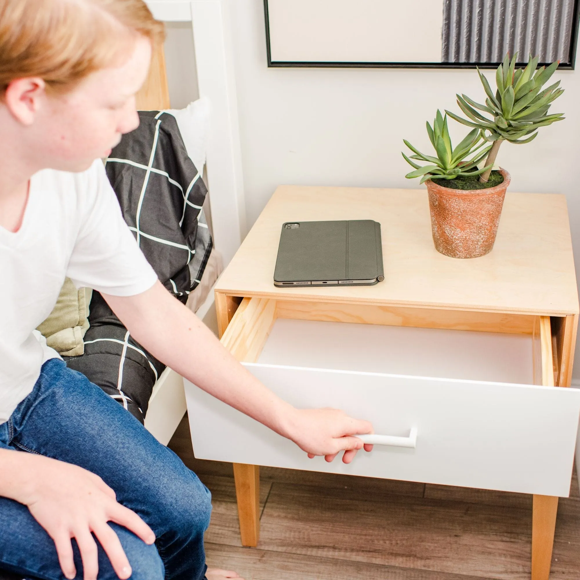 Modern 1 Drawer Nightstand
