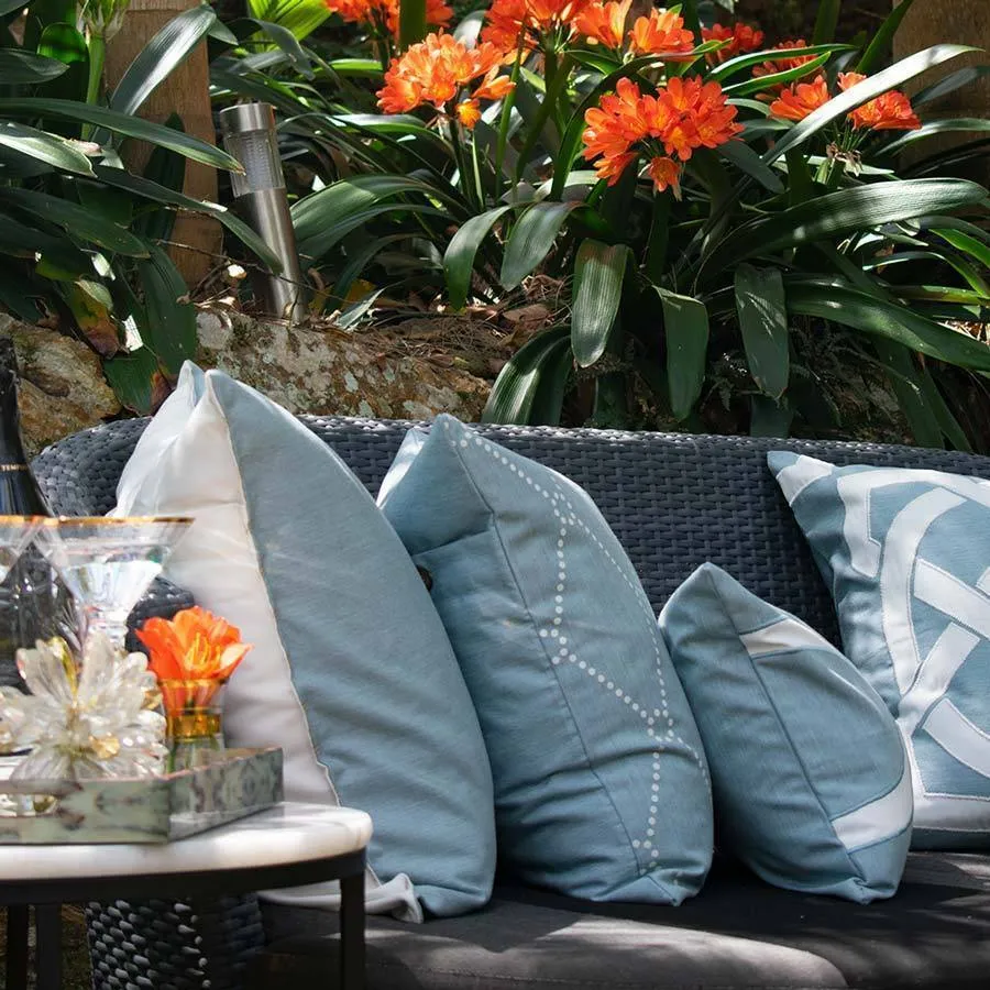 Outdoor Dots Cloud Medium Cushion