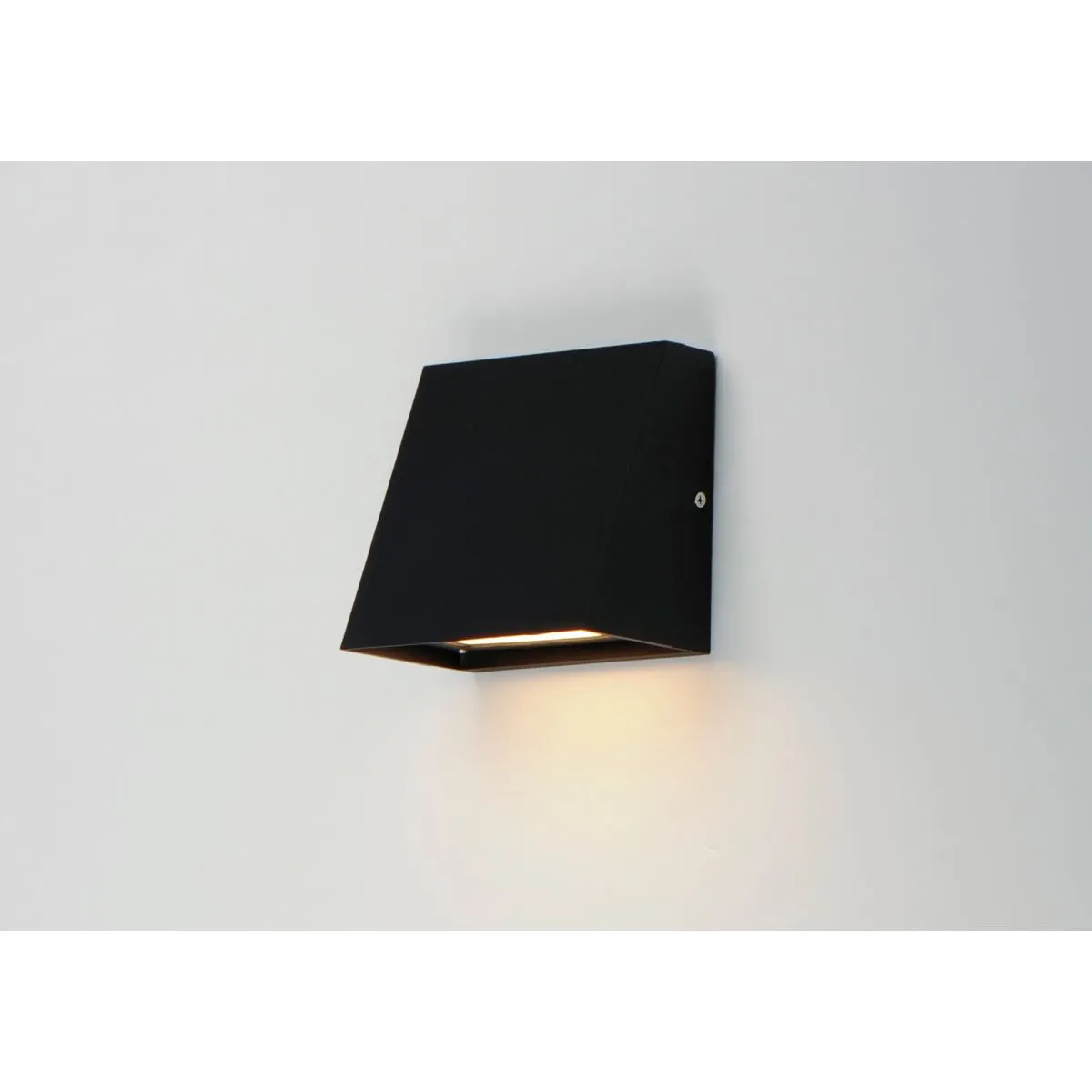 Pathfinder 6 in. LED Outdoor Wall Sconce 880 Lumens 3000K Black