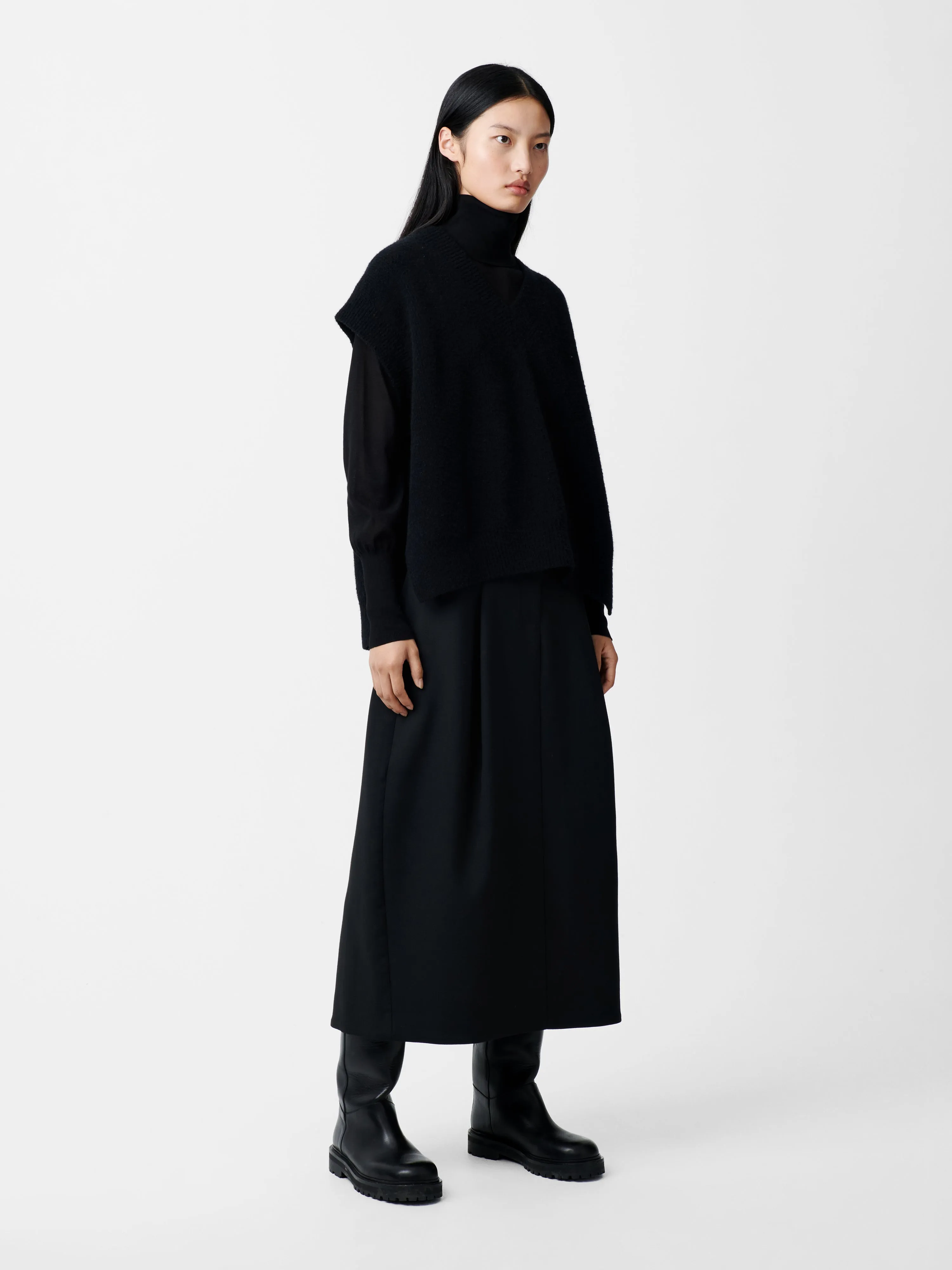 Poros Knit in Black