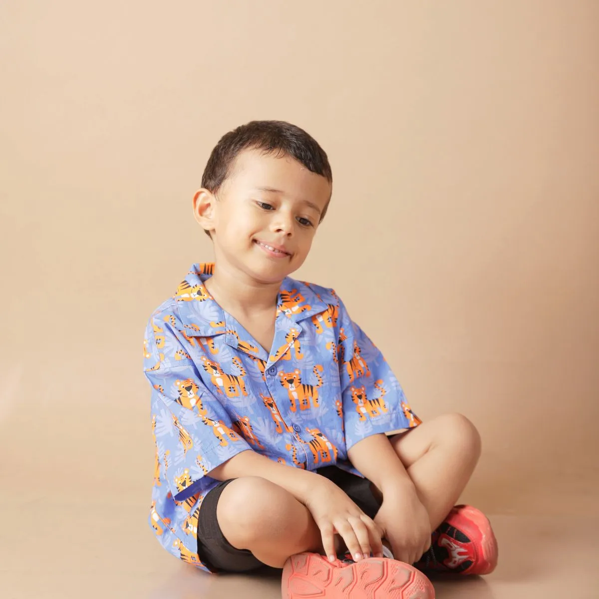 Relaxed Fit Shirt - Tiger Tale