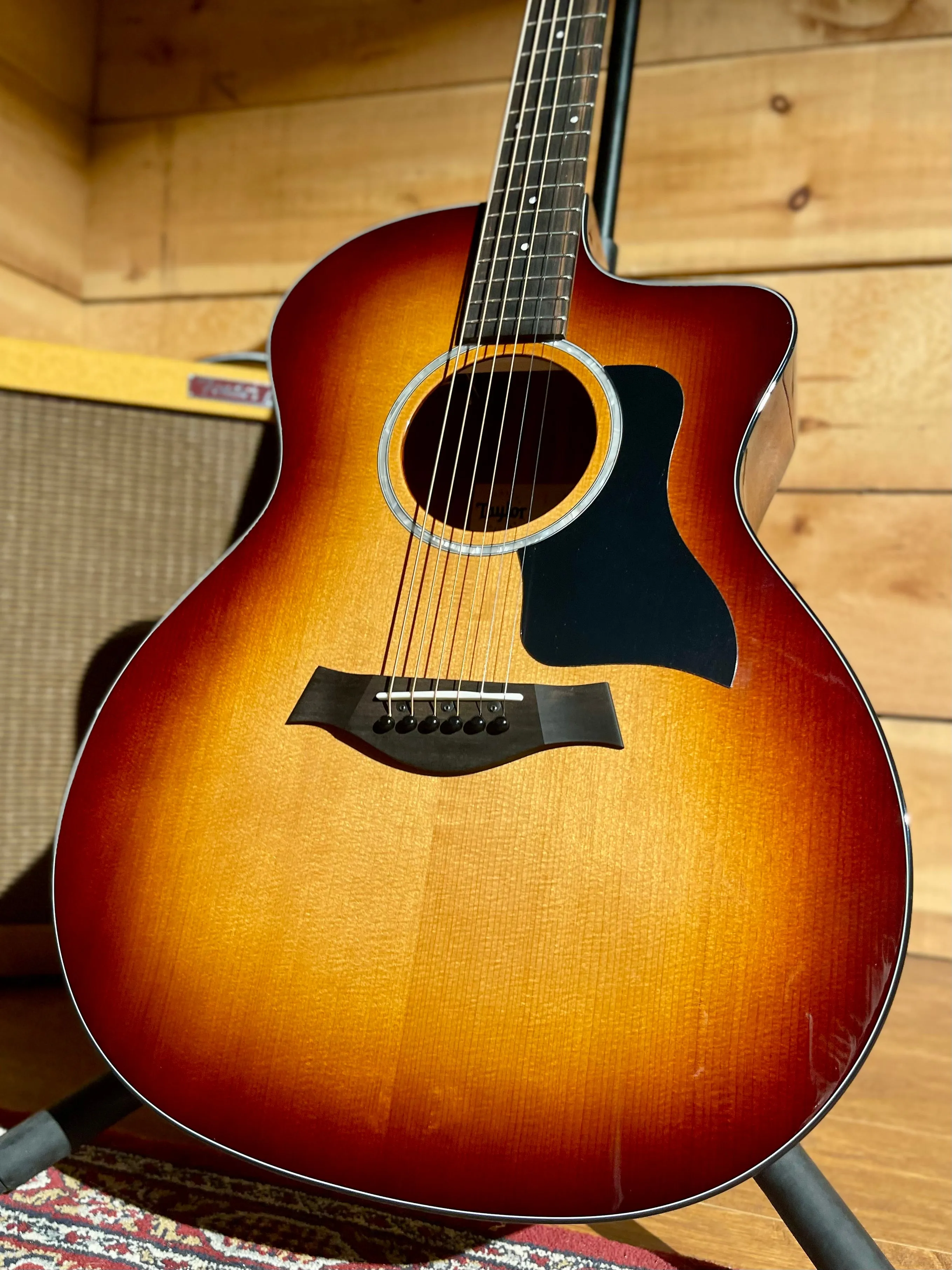 Taylor 214ce-K SB Plus, Sunburst, Spruce/Koa